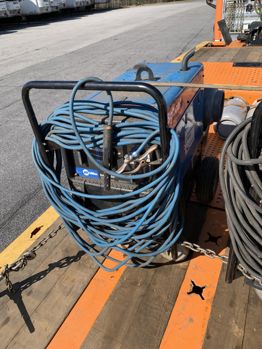 2019 Miller Electric BOBCAT 250 951600 PKG-250 amp Propane Welder, Standard w/Running Gear, Bracket, Hose"250 amp Propane Welder, Standard w/Running Gear, Bracket, Hose