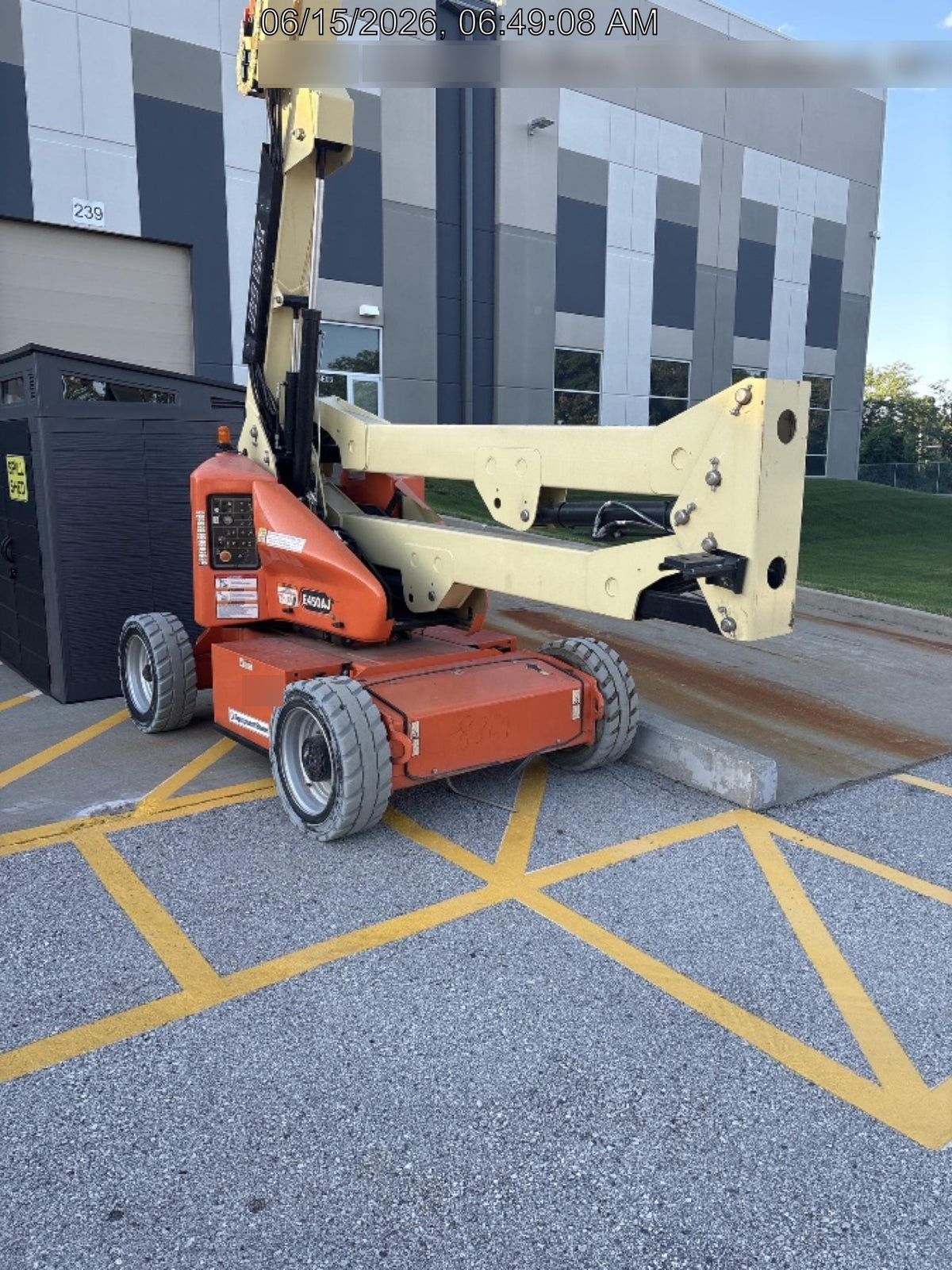2019 JLG E450AJ