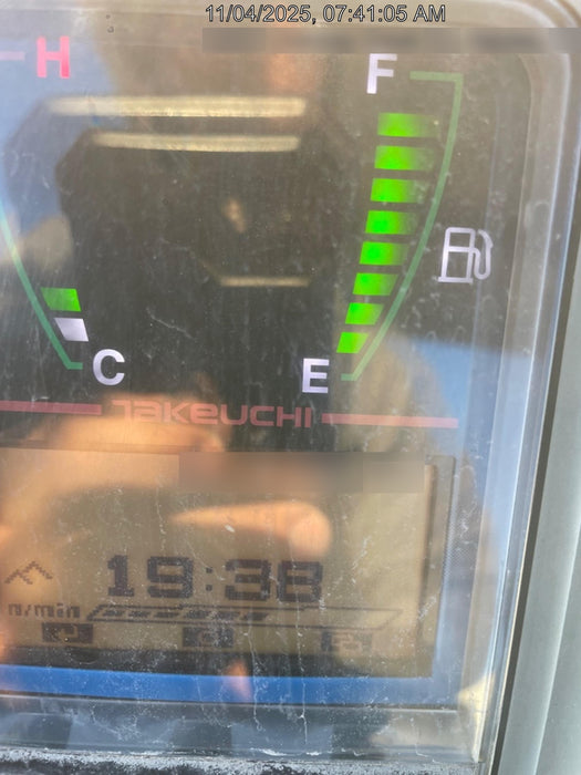 2021 TAKEUCHI TB235-2R