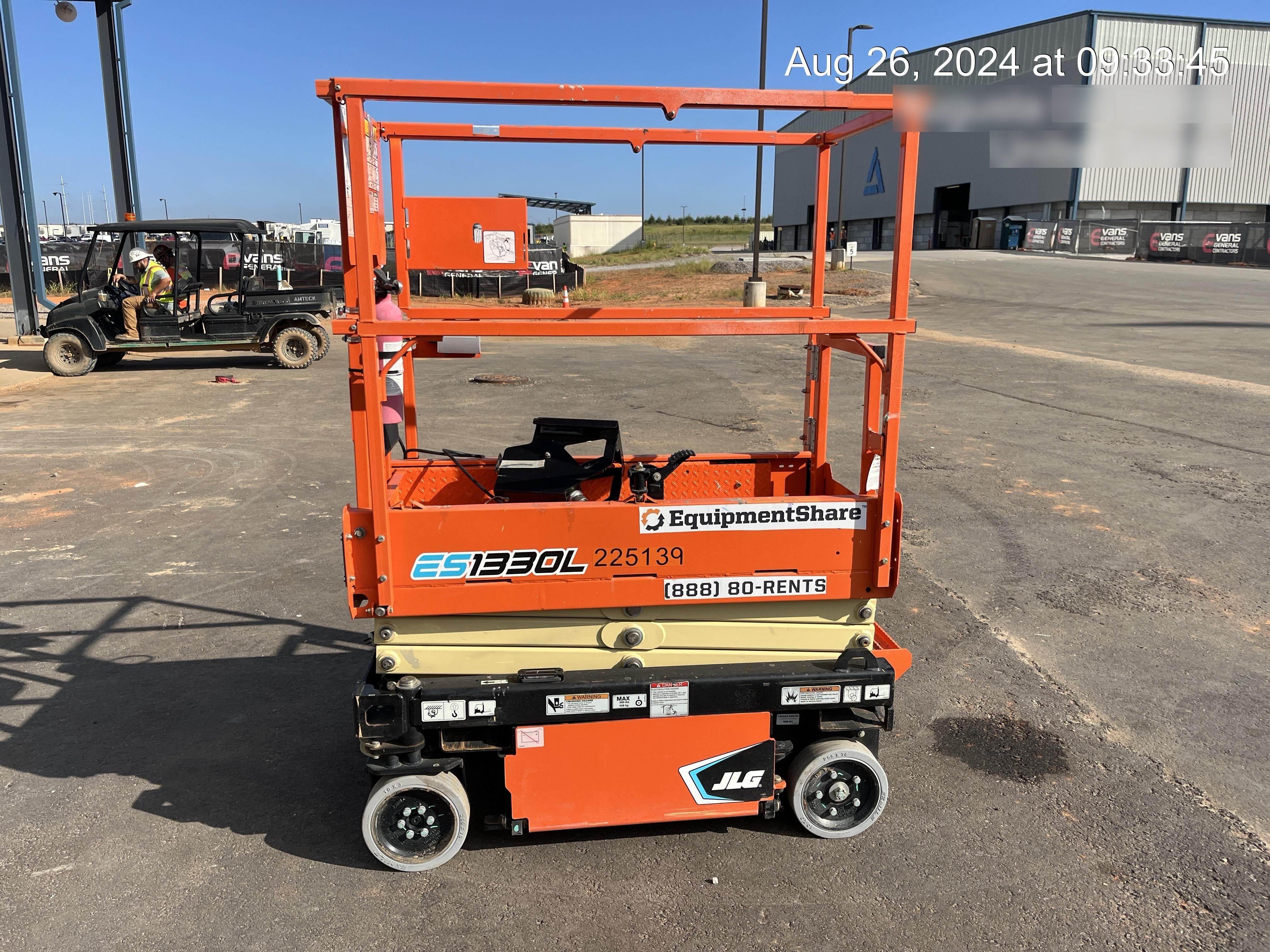 2022 JLG ES1330L