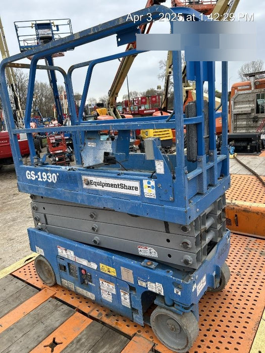 2019 Genie GS-1930 Fixed rails with chain Entry