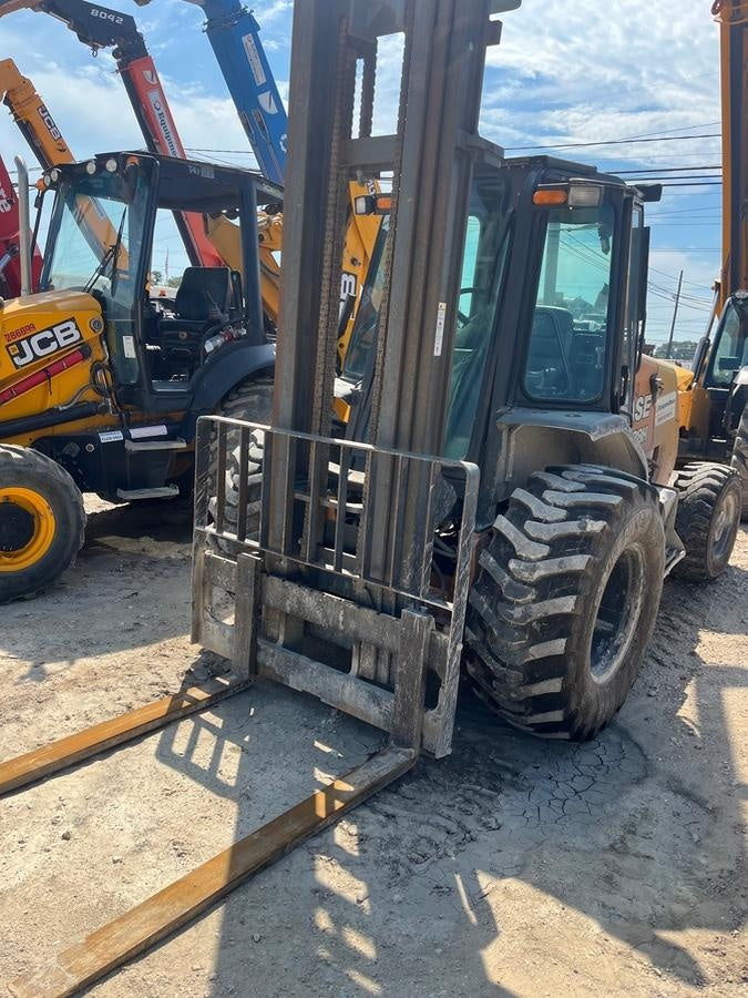 2019 CASE 588H