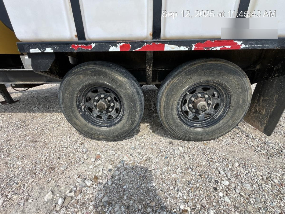 2020 Vac-Tron LP573XDT Tier 4 Kohler Diesel Engine, 500 Gallon Debris Tank w/ Hydraulic Tilt, two (2) 100 Gallon Water Tanks, Low Profile Torsion Axles (12,000 GVWR), Manual Jack Trailer