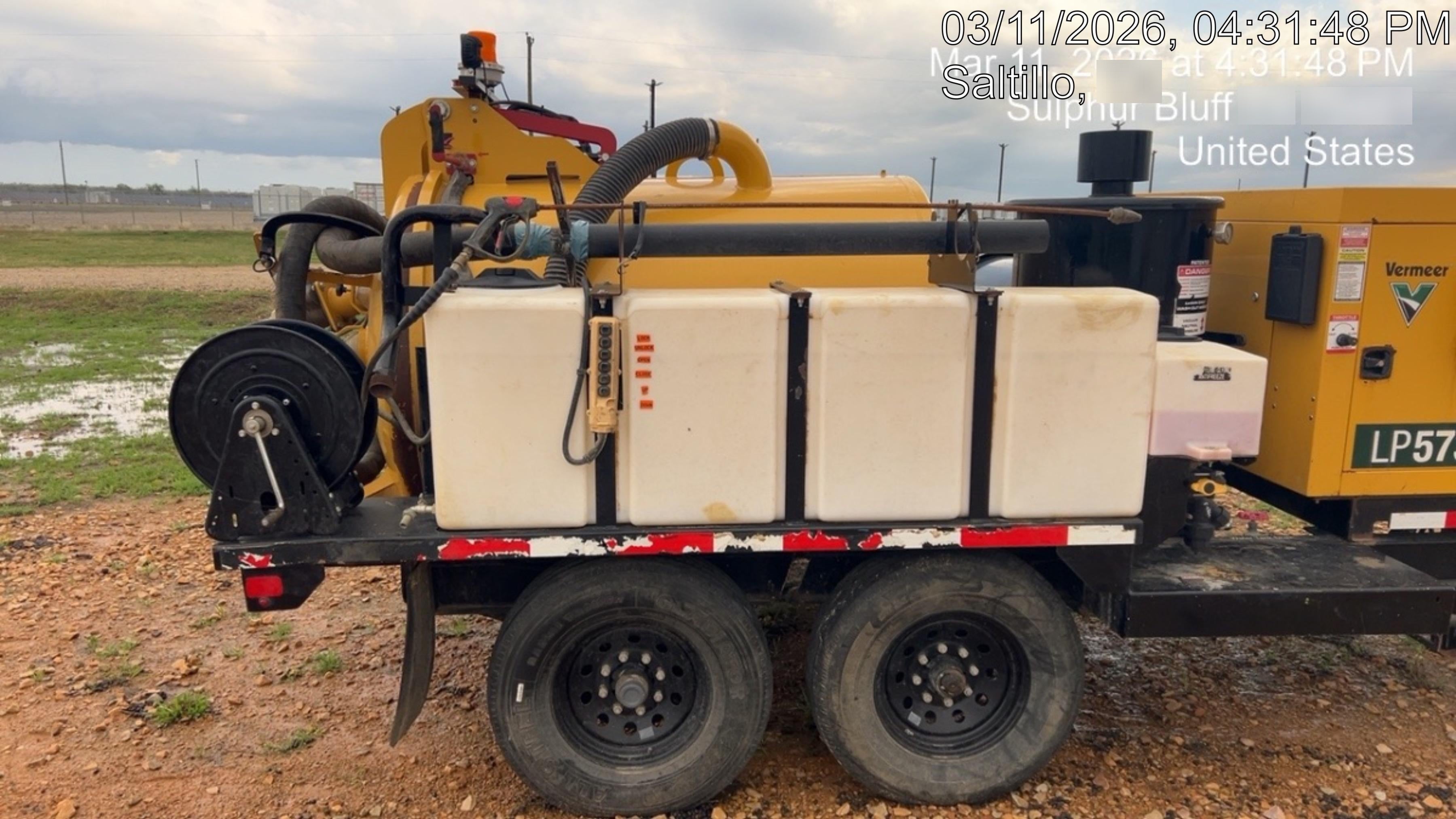 2021 Vac-Tron LP573XDT T4 Koehler Diesel Engine, 500 Gallon Debris Tank, x2 100 Gallon Water Tanks