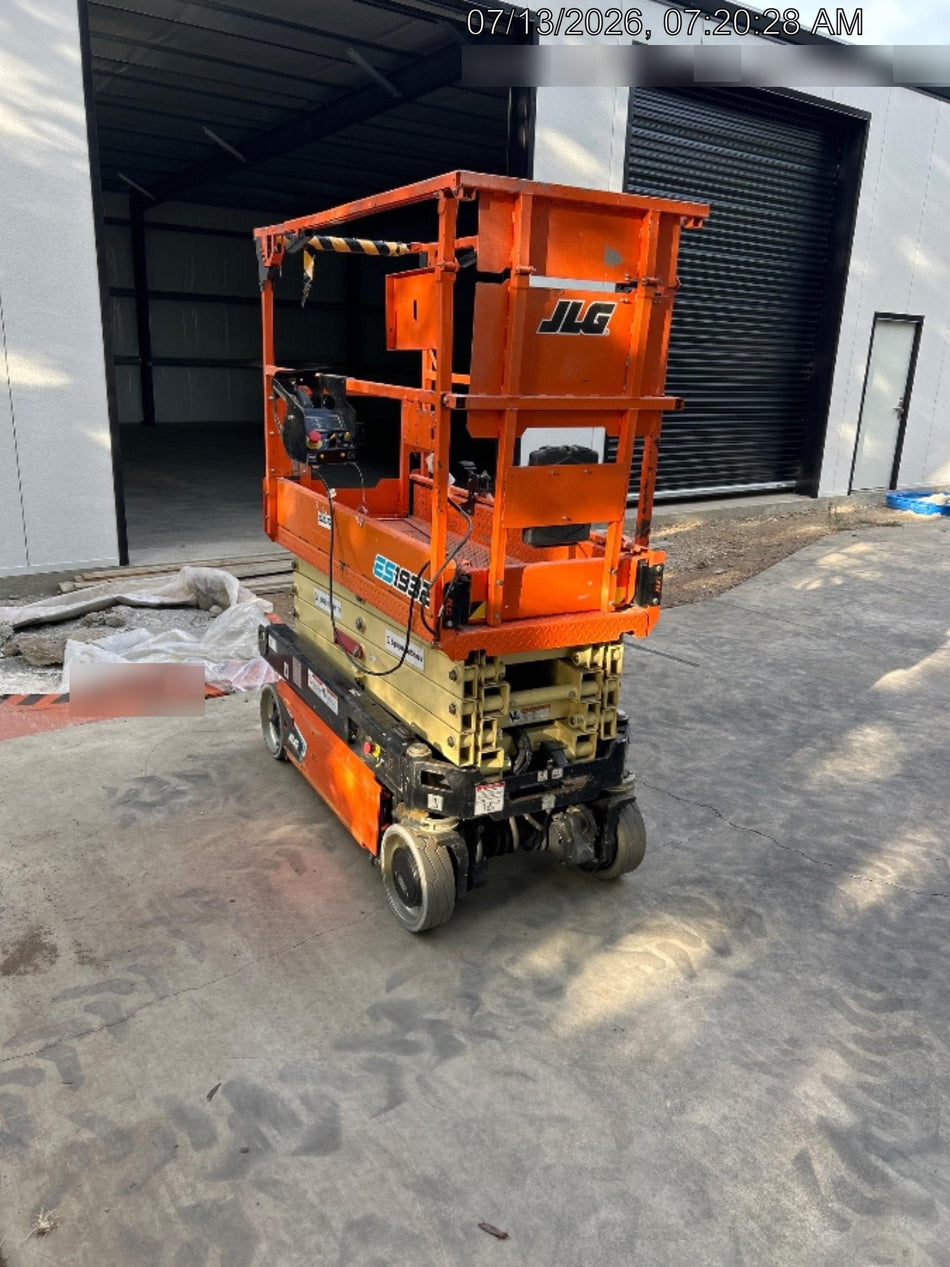 2022 JLG ES1932