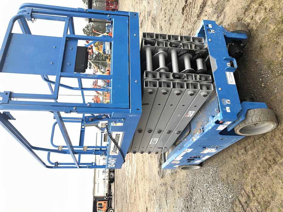2019 Genie GS-4047 Folding rails with half height swing gate