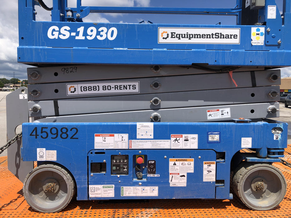 2019 Genie GS-1930 Fixed rails with chain Entry