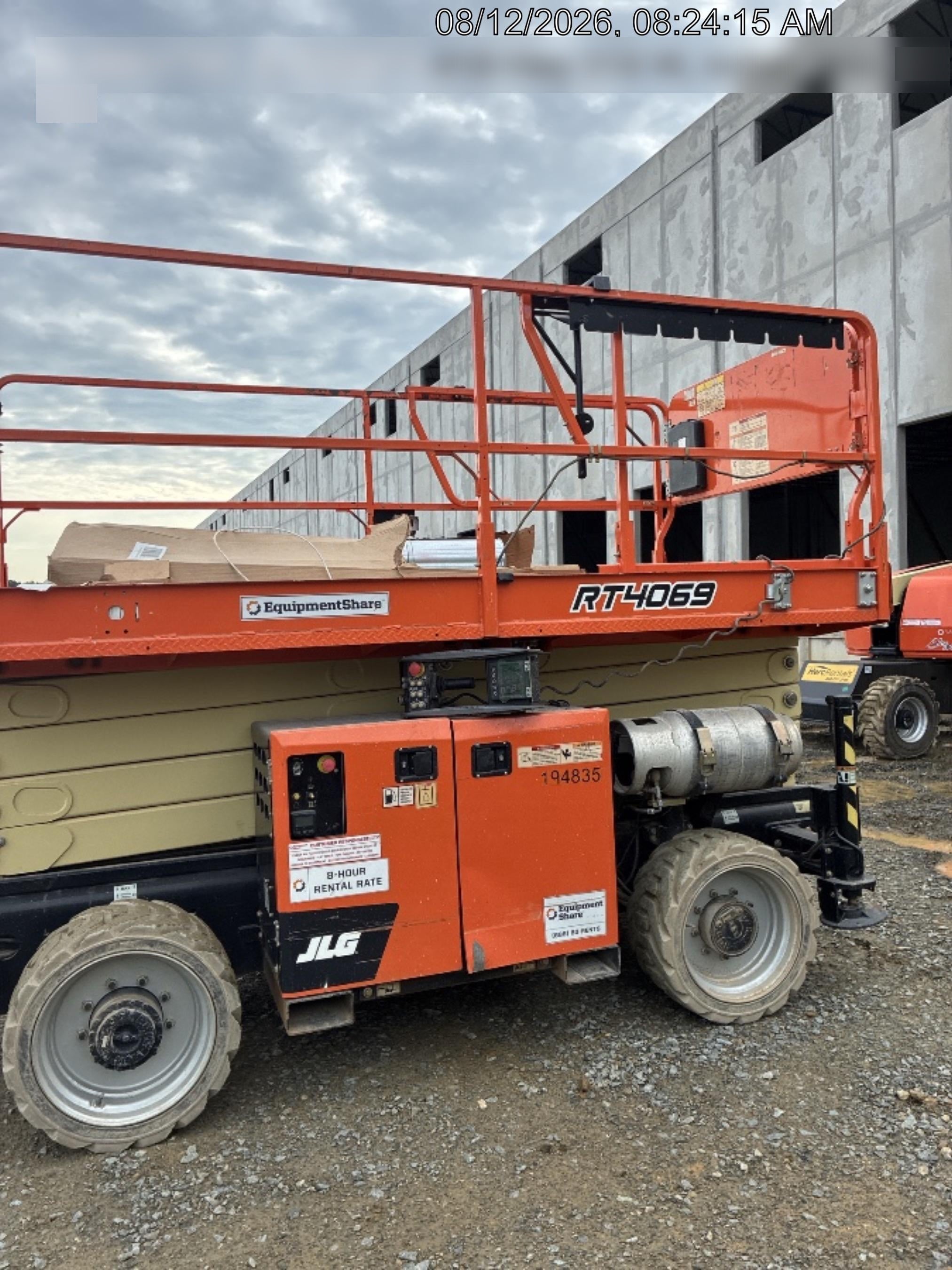 2021 JLG RT4069