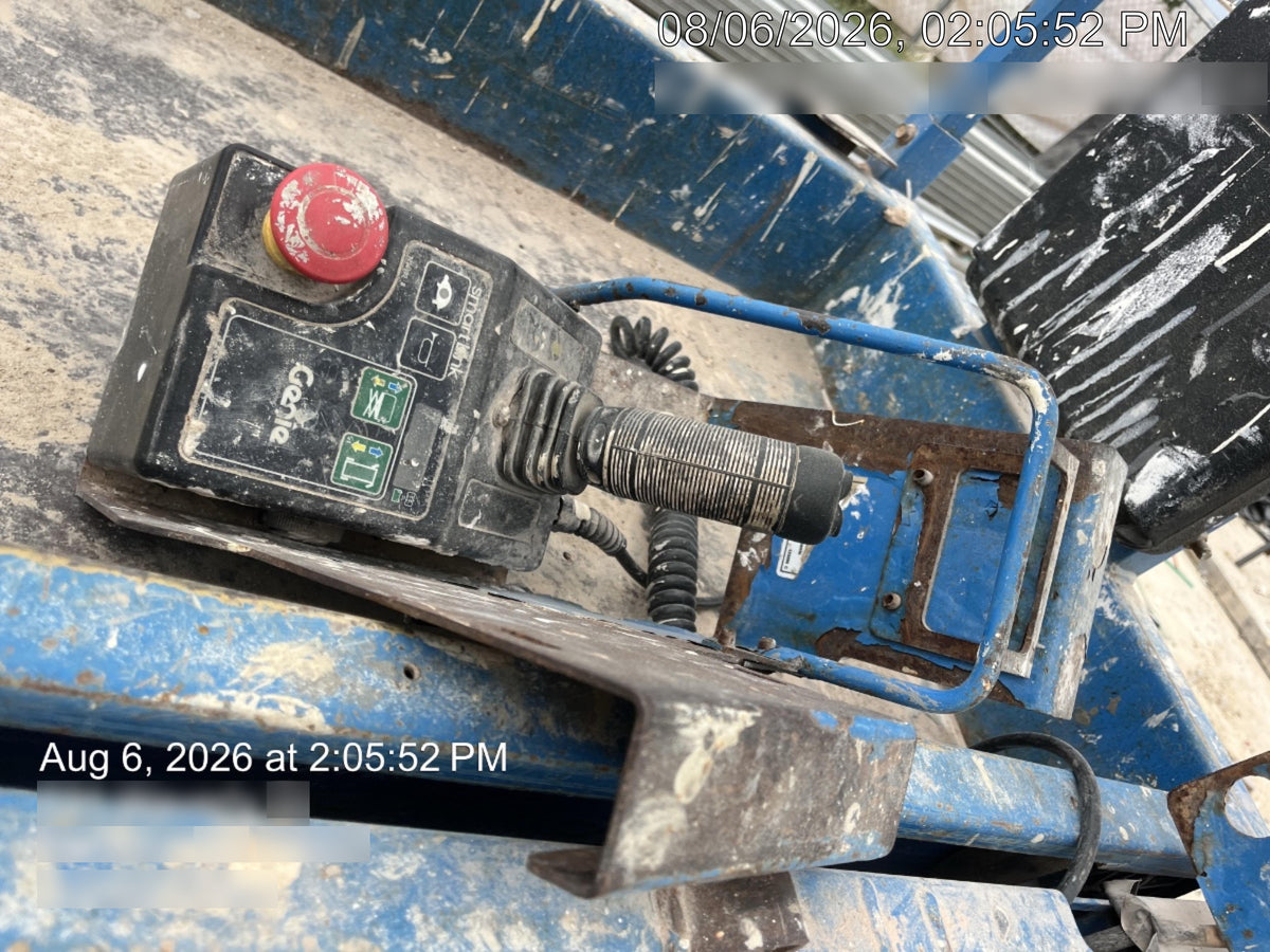 2017 Genie GS-1930 Genie GS-1930 Lift w/Fixed Rail and Chain Entry