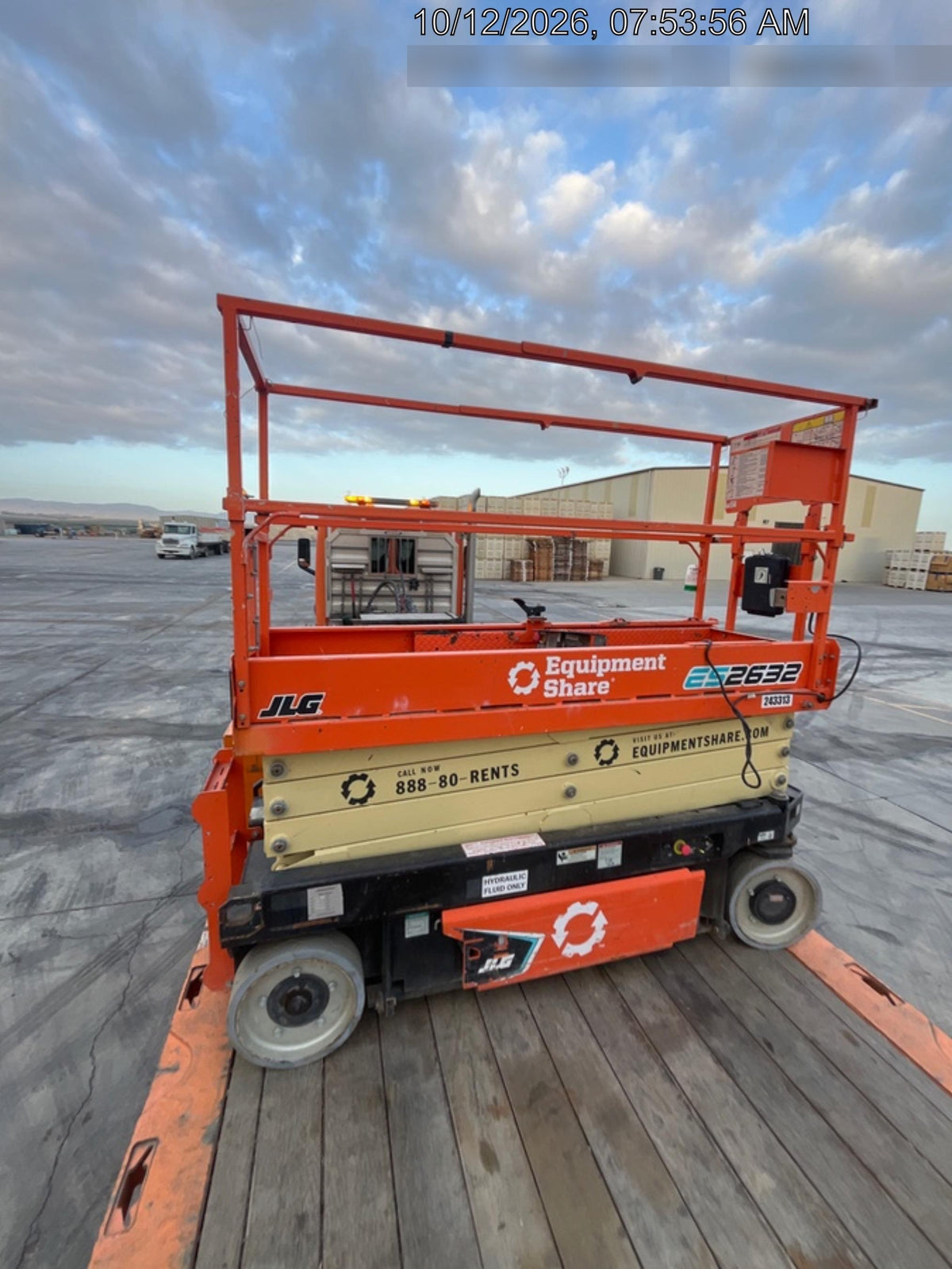 2022 JLG ES2632