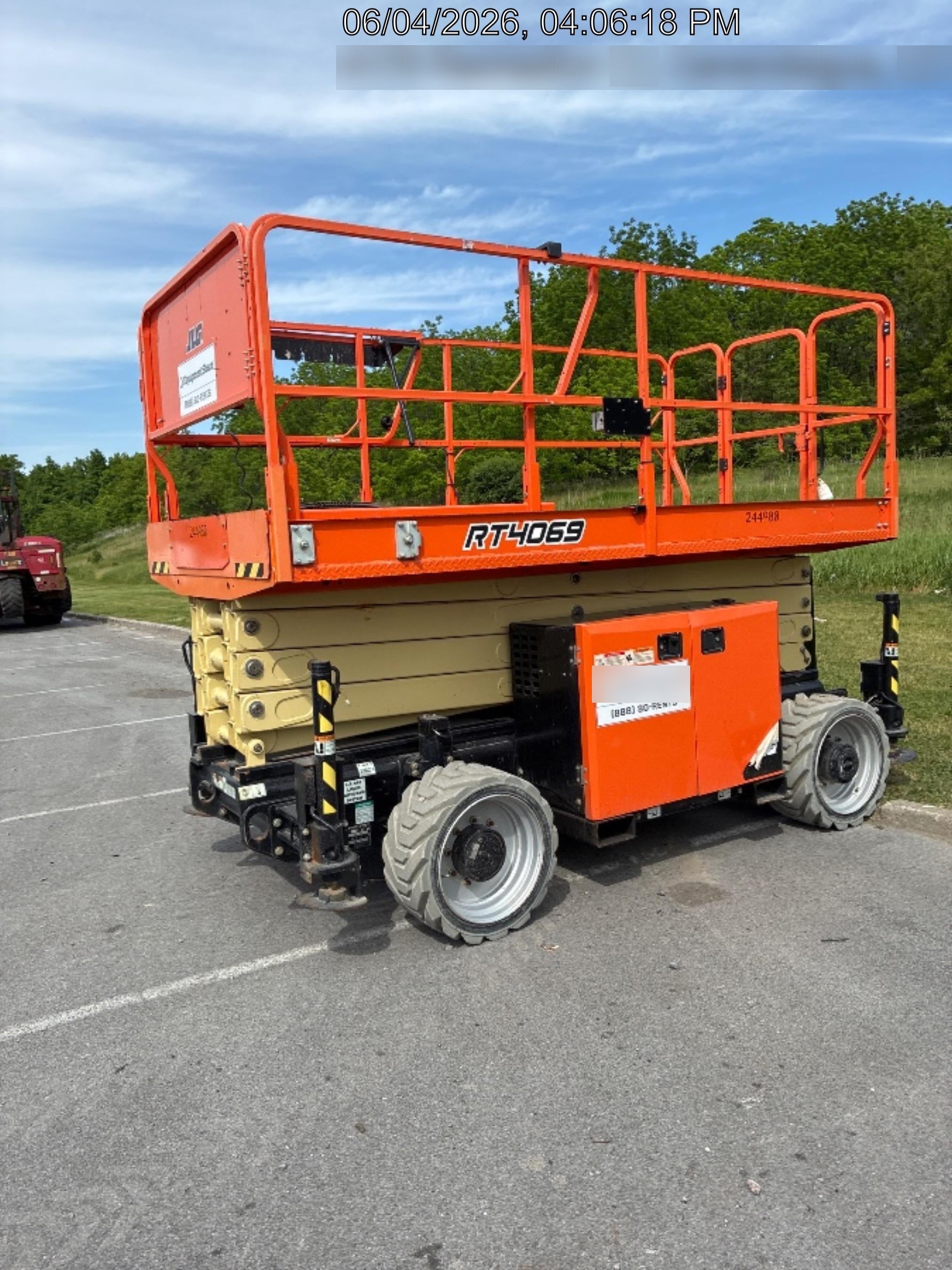 2022 JLG RT4069
