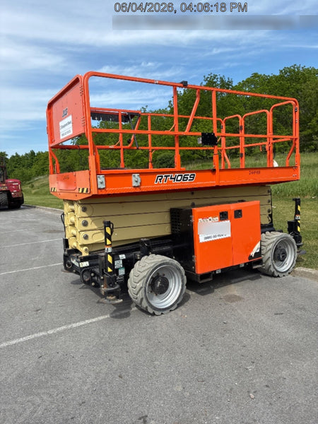 2022 JLG RT4069