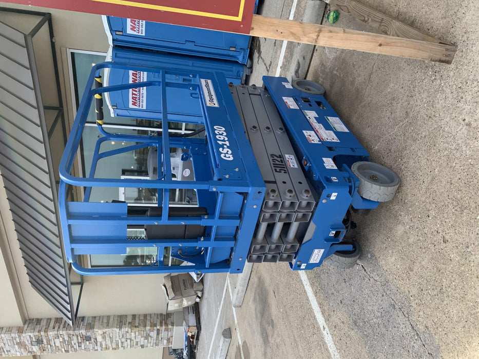 2019 Genie GS-1930 Fixed Rails with Chain Entry