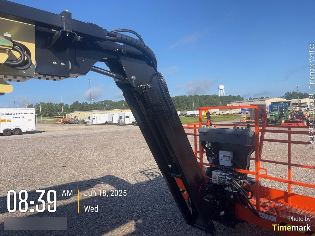 2025 JLG 660SJ
