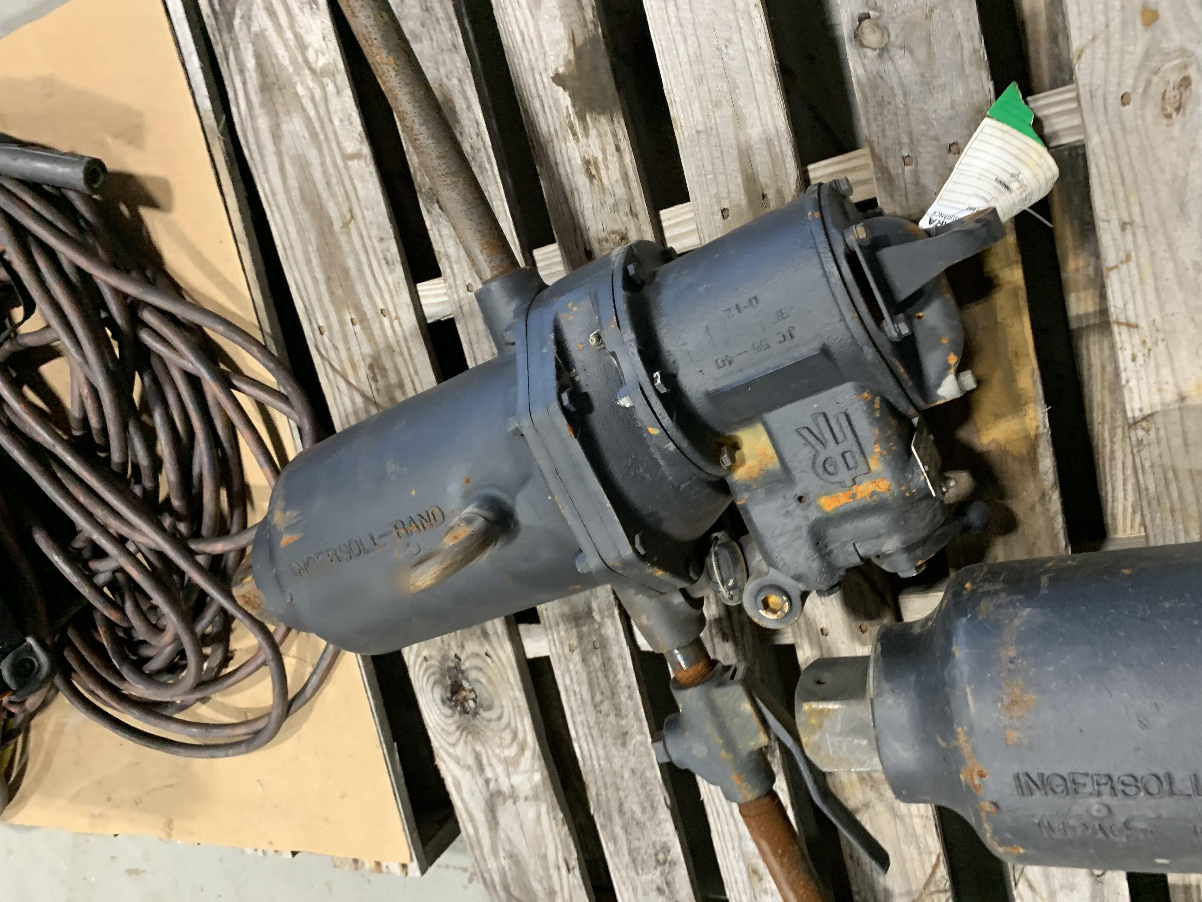 2022 INGERSOLL RAND 588A1