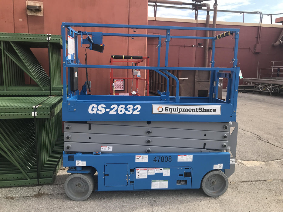 2019 Genie GS-2632 Folding rails with half height swing gate