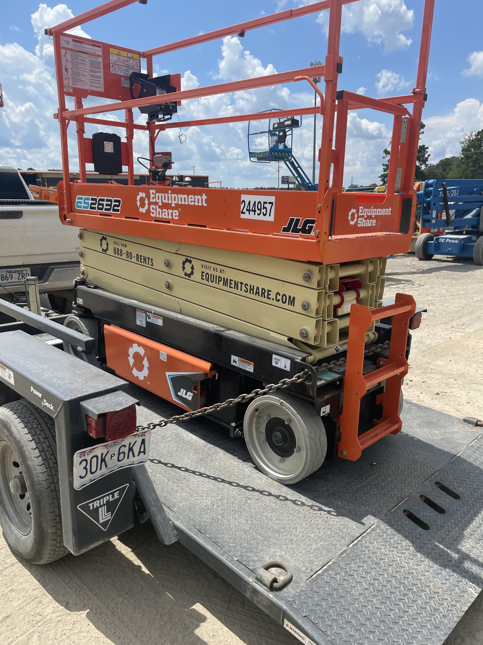 2022 JLG ES2632