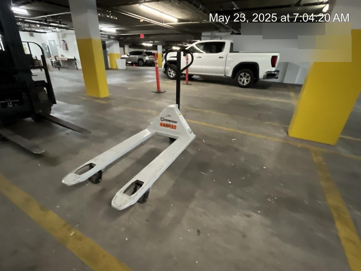 2024 STRONGWAY 4400 lb Pallet Jack