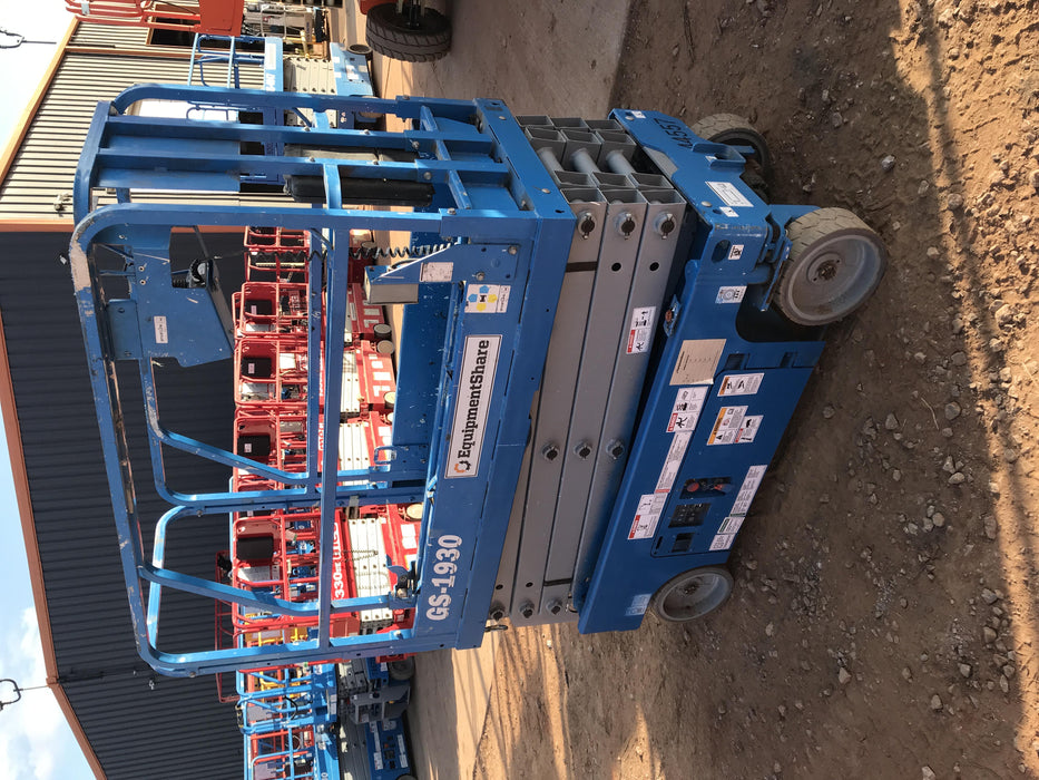 2019 Genie GS-1930 Fixed rails with chain Entry