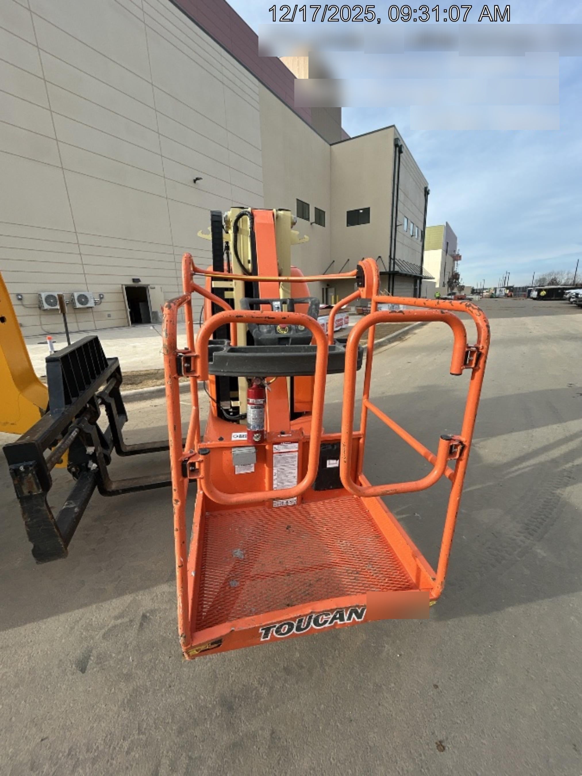 2022 JLG 26E