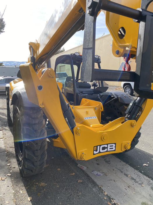 2023 JCB 510-56