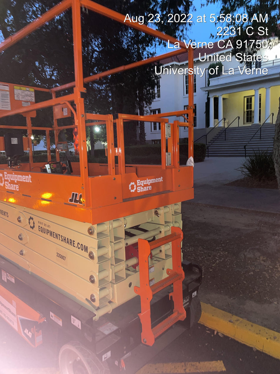 2022 JLG ES3246