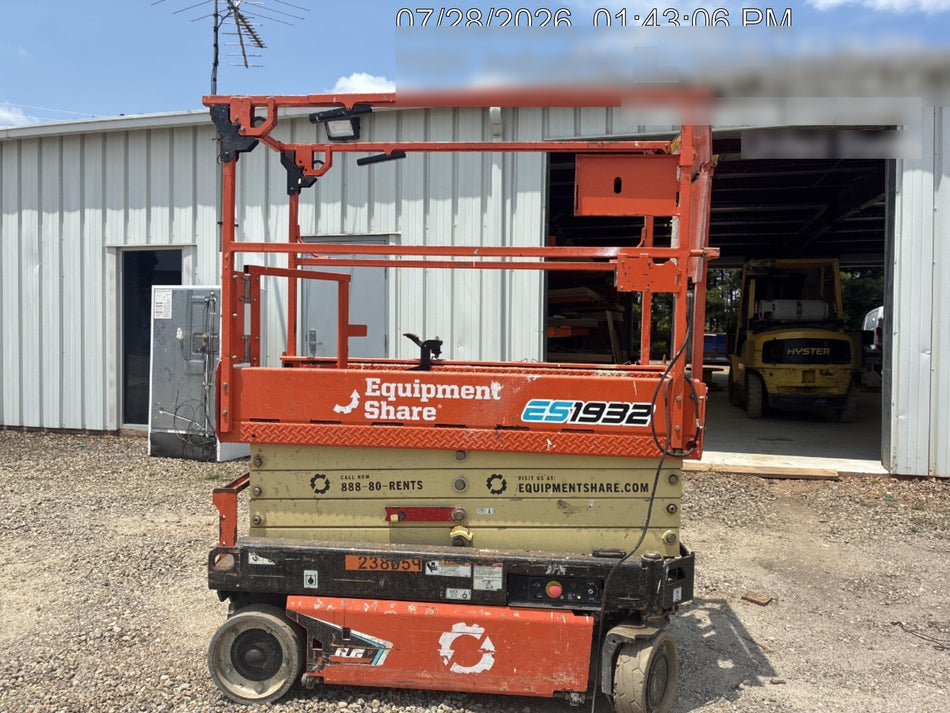 2022 JLG ES1932