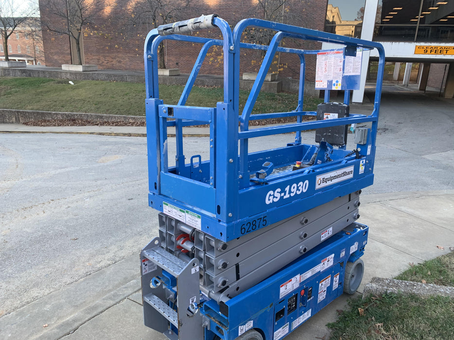 2020 Genie GS-1930 Solid Non Marking Tires, Beacon, Folding rails with half height swing gate