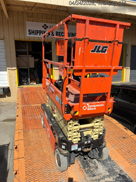 2023 JLG ES1932