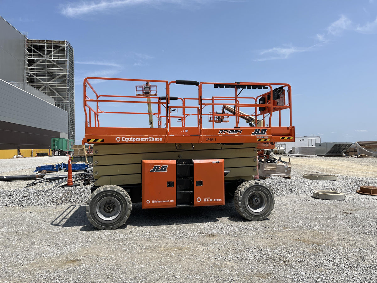 2023 JLG RT4394