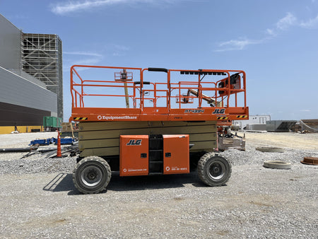 2023 JLG RT4394