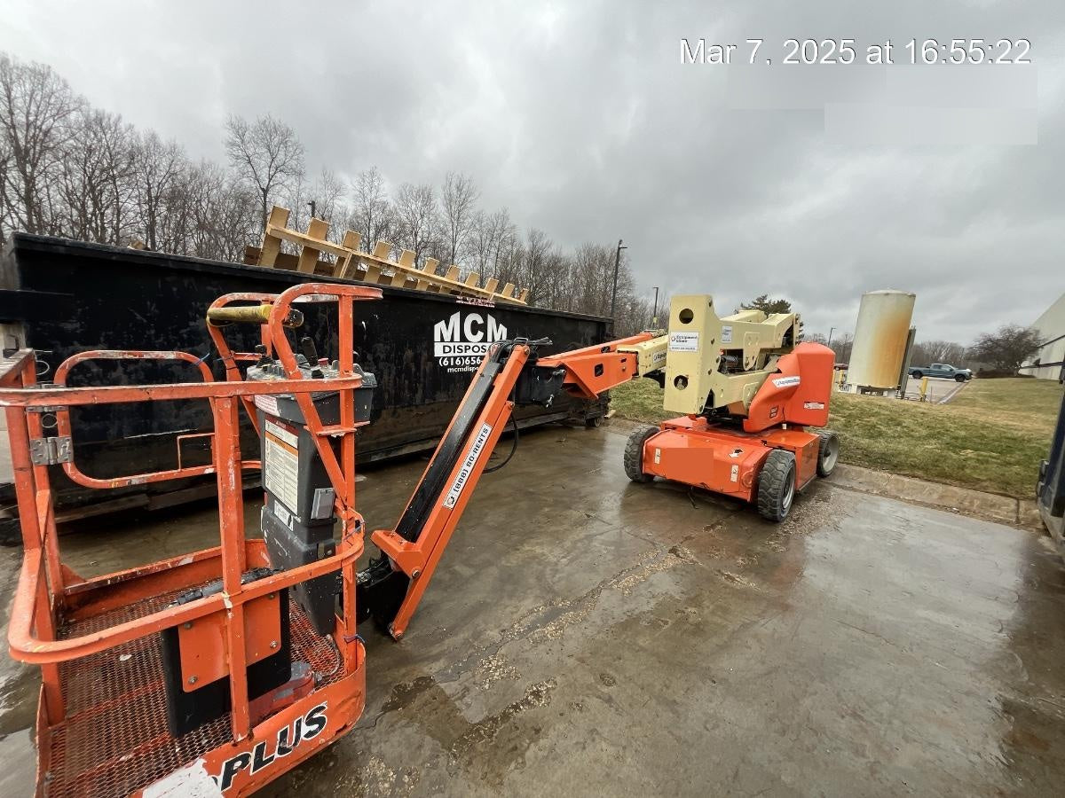 2019 JLG E400AJPN