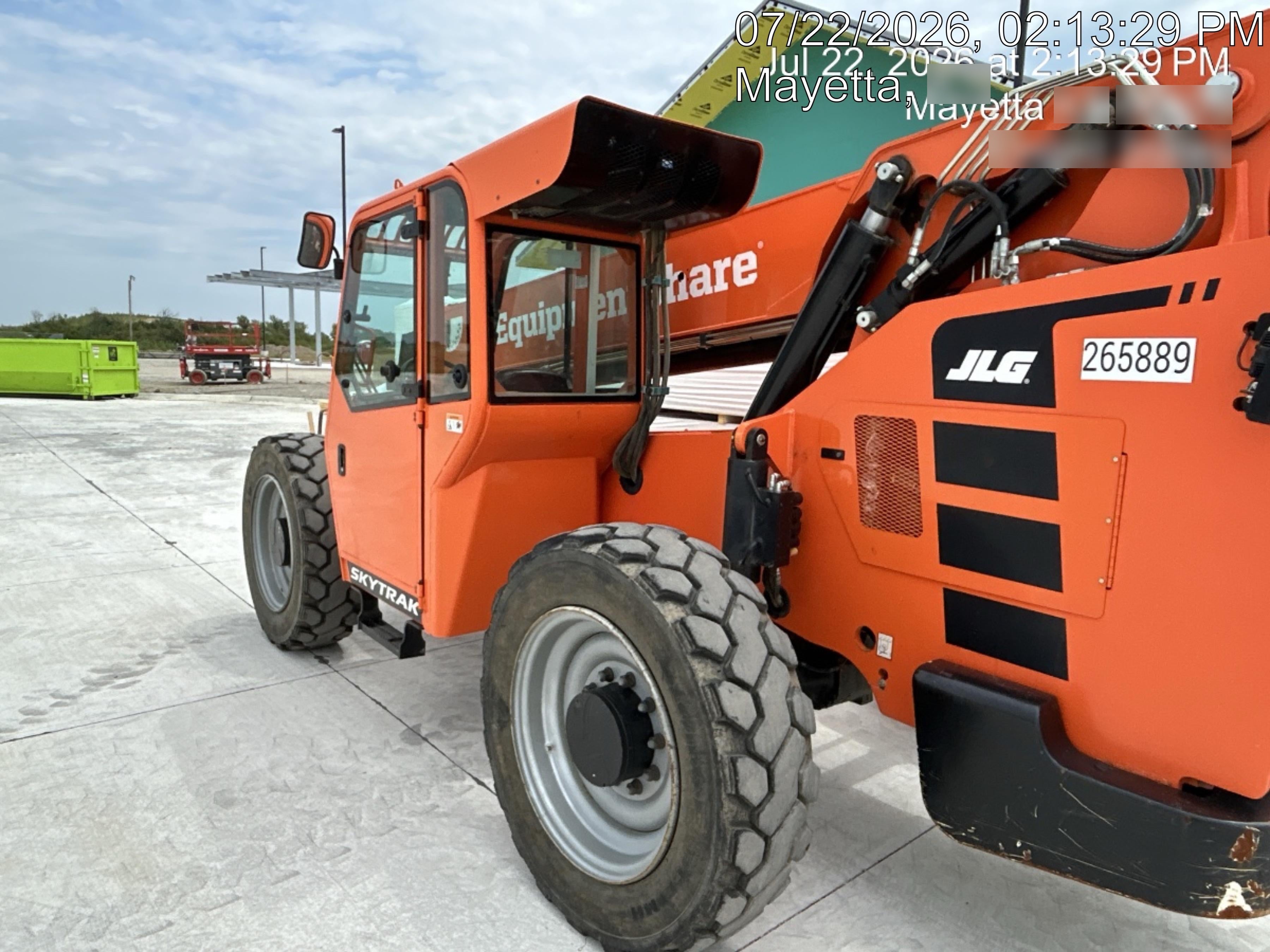 2022 SKYTRAK 8042