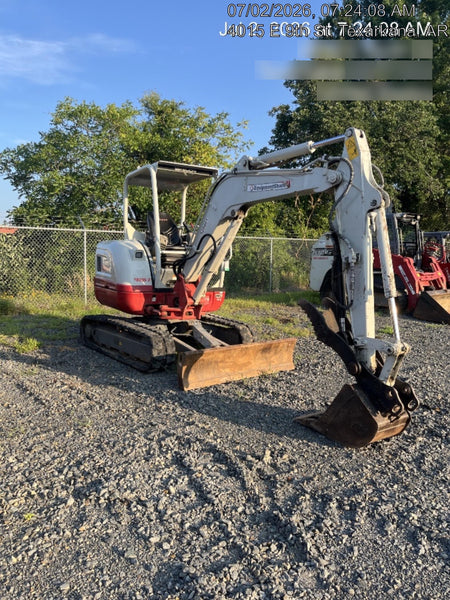 2023 TAKEUCHI TB235-2R