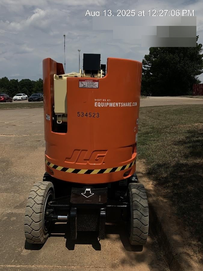 2025 JLG E300AJP