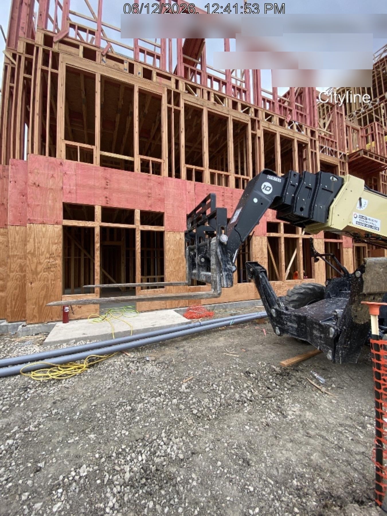 2025 JLG 1075