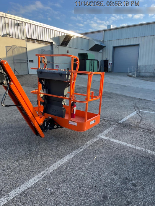 2019 JLG E450AJ