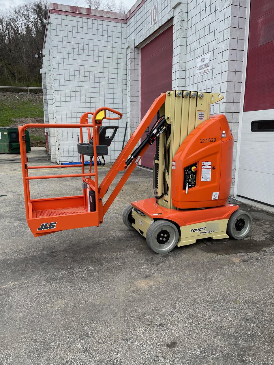 2022 JLG 26E