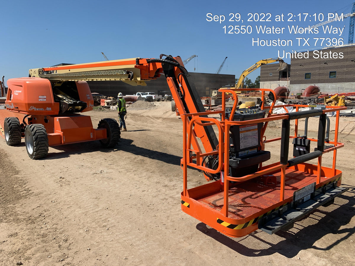 2022 JLG 660SJ