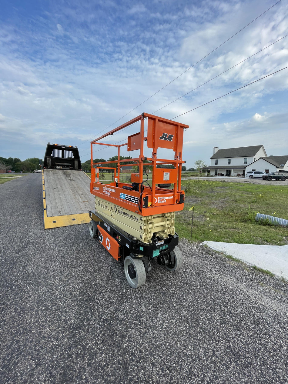 2023 JLG ES2632
