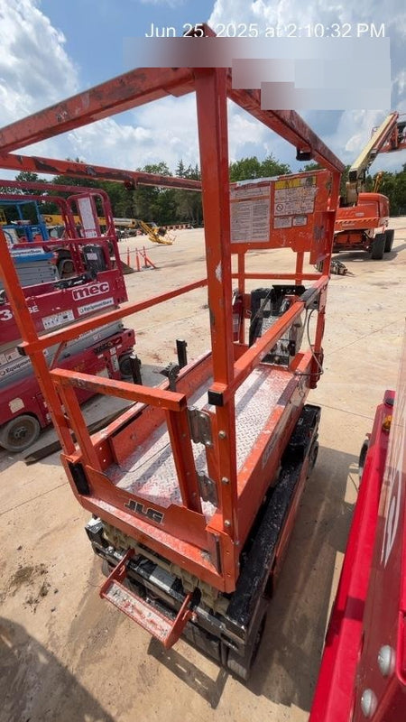 2022 JLG ES1330L