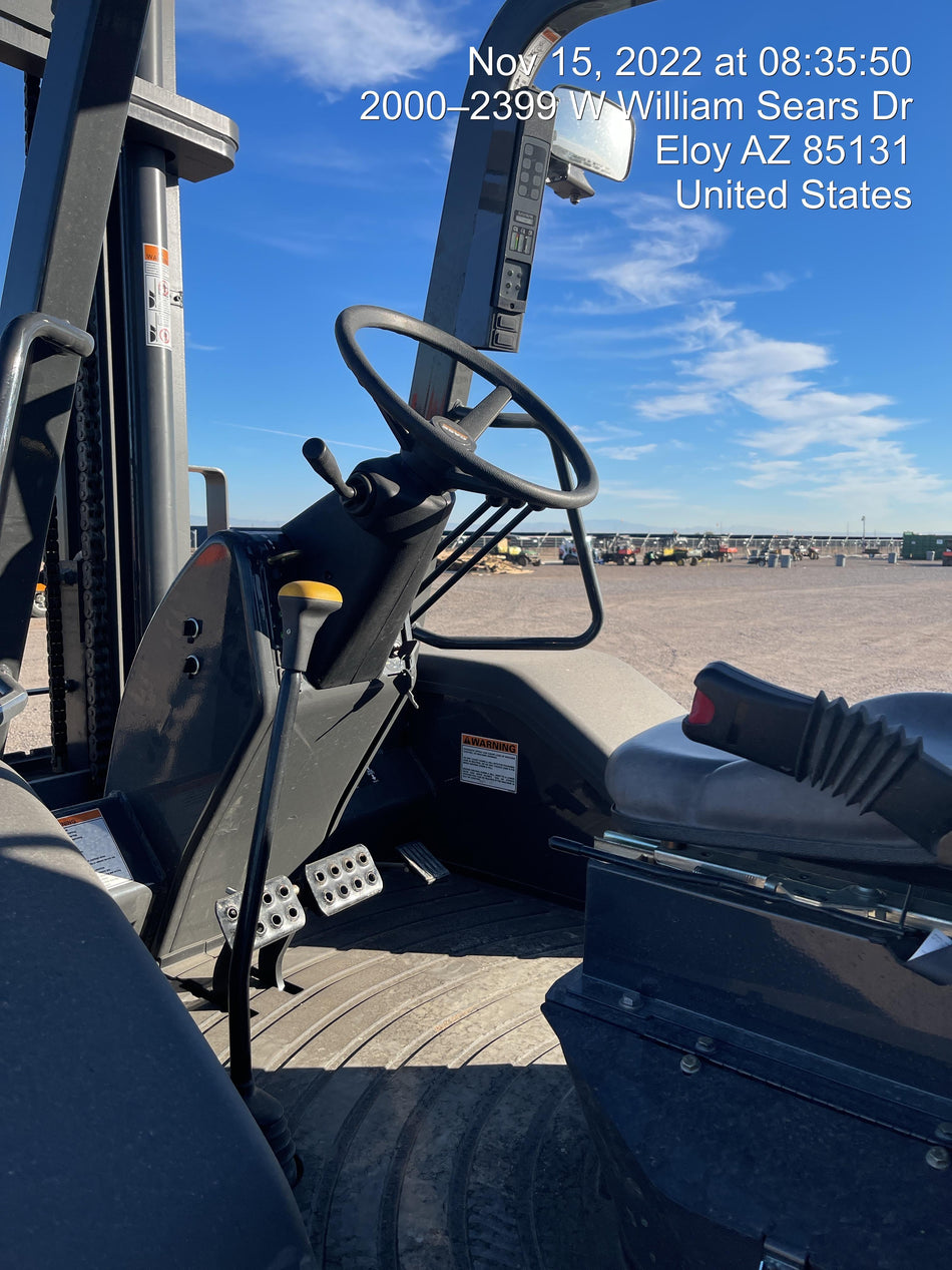 2023 CASE 588H