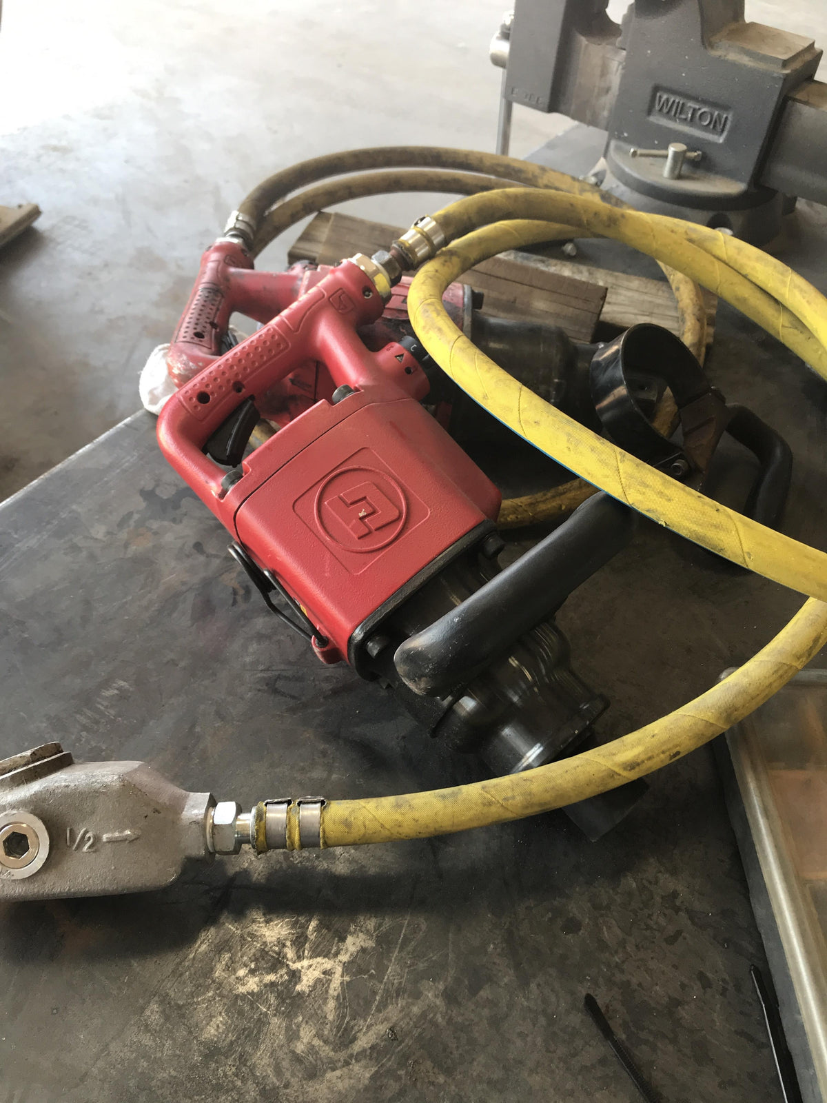 2019 UNIVERSAL TOOL UT8641C