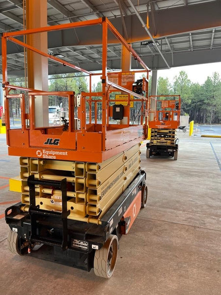 2025 JLG ES3246