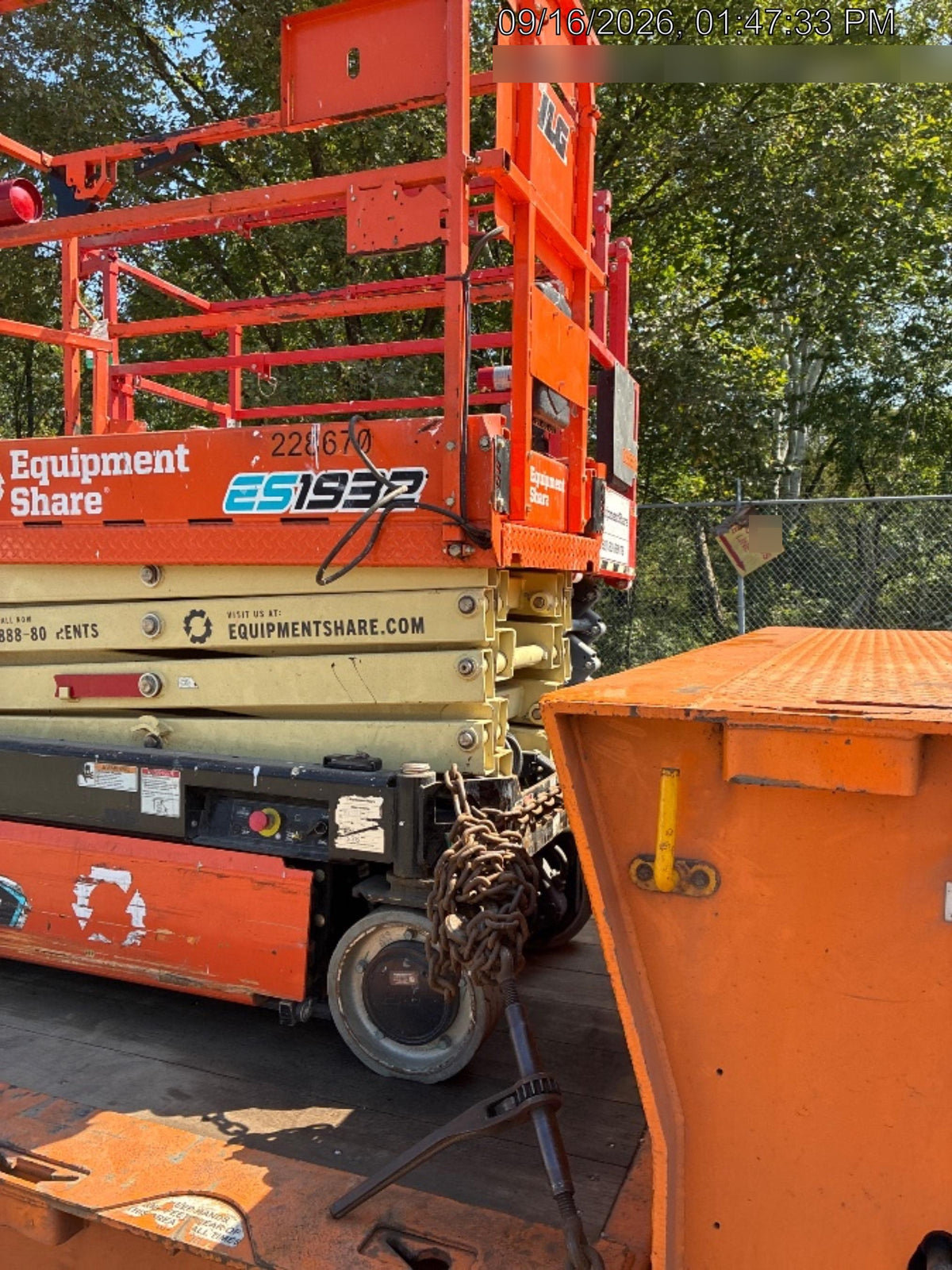 2022 JLG ES1932
