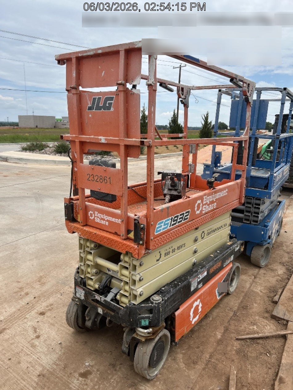 2022 JLG ES1932