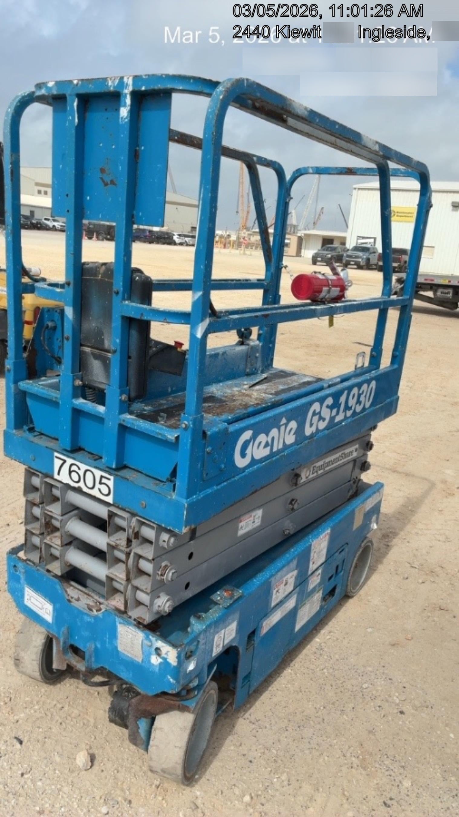 2017 Genie GS-1930 Genie GS-1930 Lift w/Fixed Rail and Chain Entry