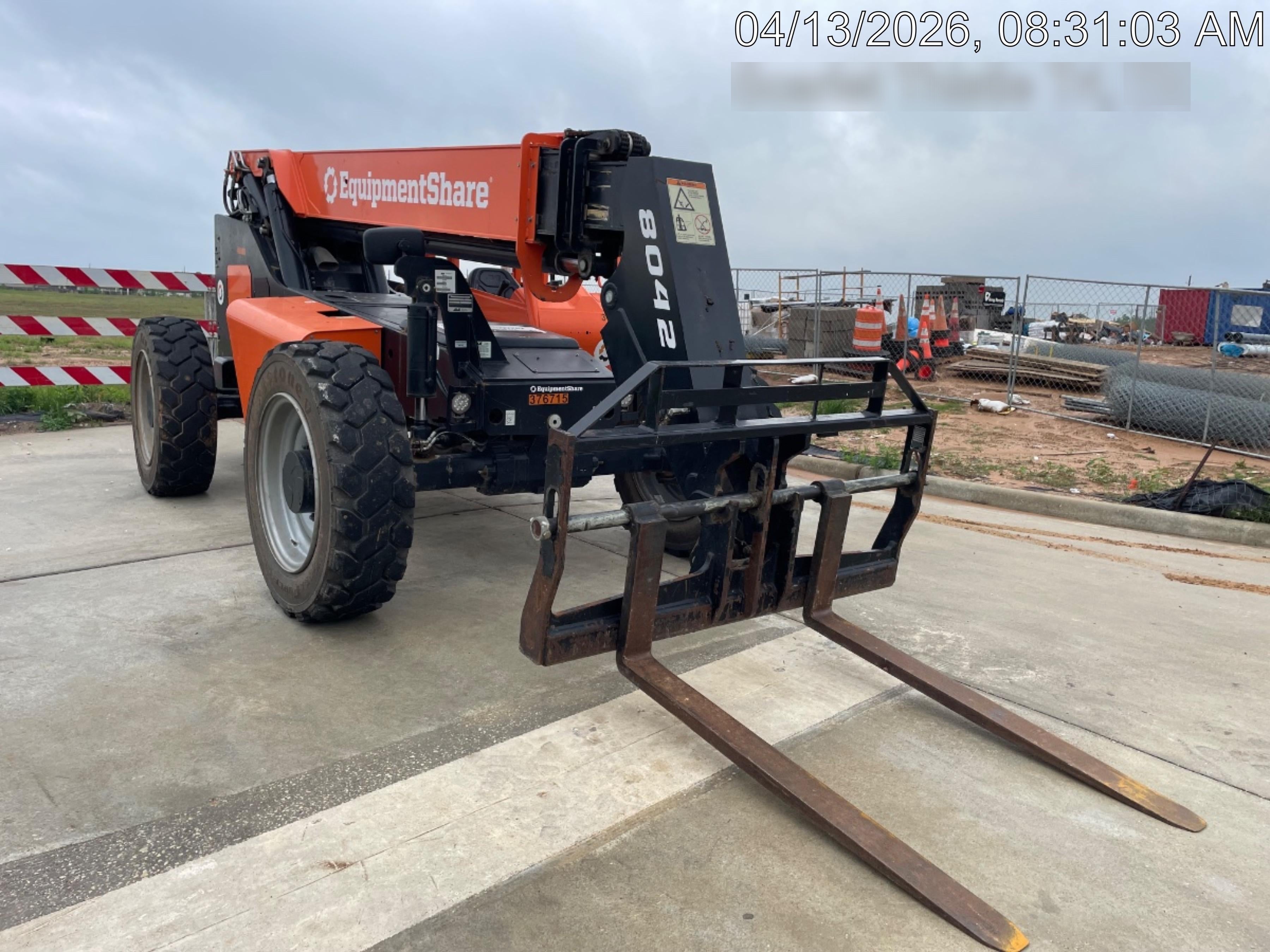 2023 SKYTRAK 8042