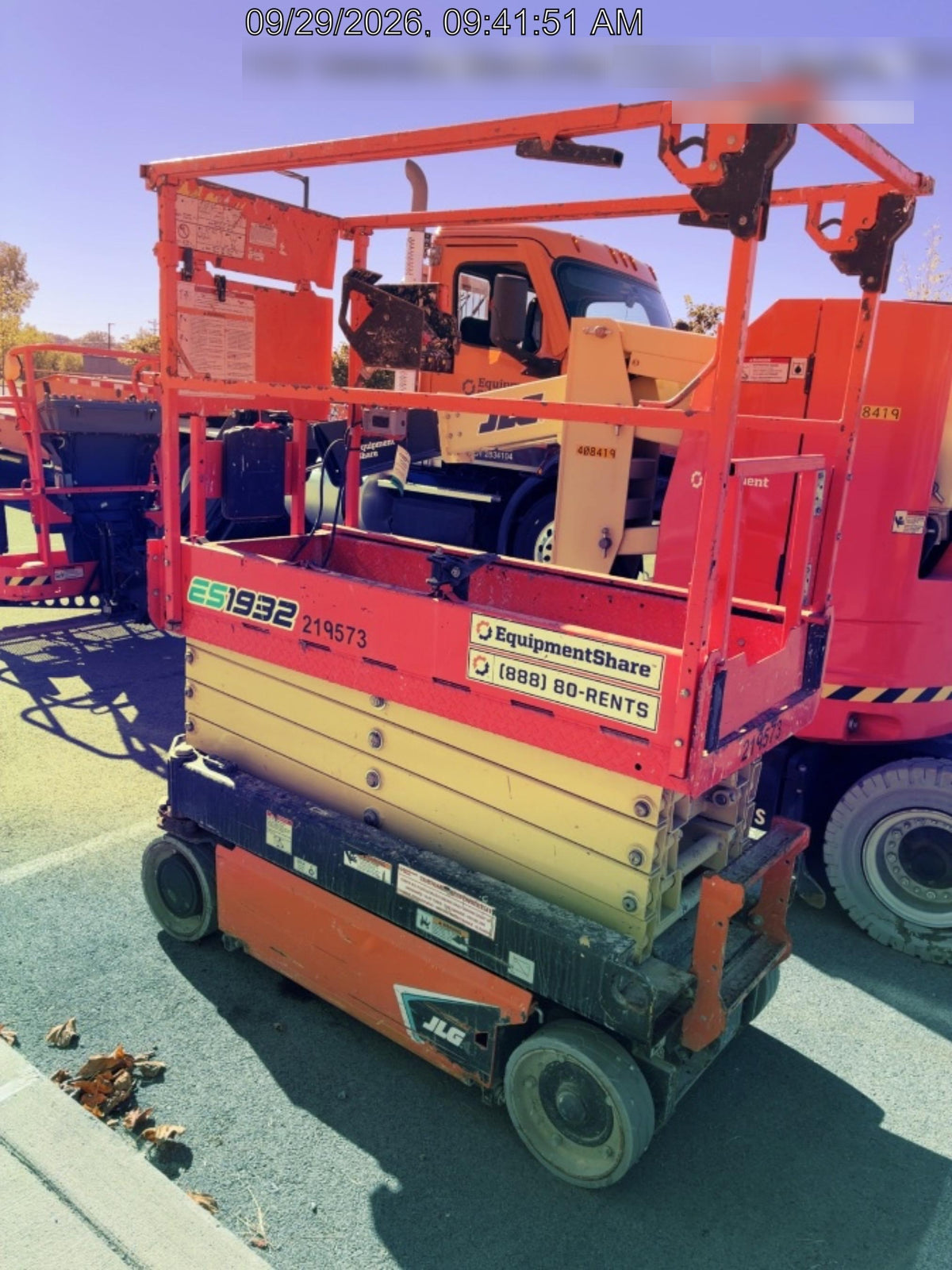 2022 JLG ES1932