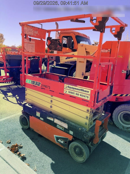 2022 JLG ES1932
